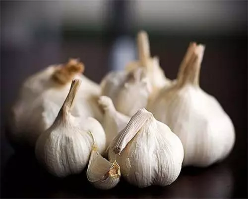 復(fù)瓣蒜,沖施肥與水溶肥的區(qū)別